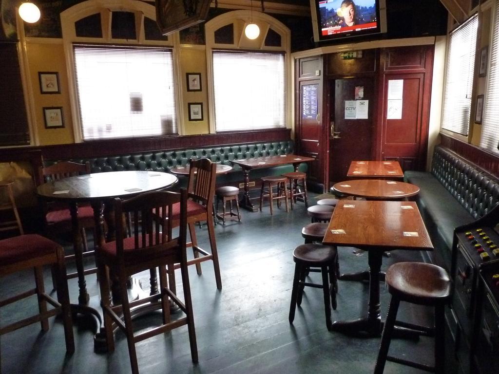 Shanahans B&B With Sports Bar Бирмингем Экстерьер фото