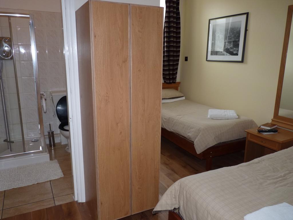 Shanahans B&B With Sports Bar Бирмингем Номер фото