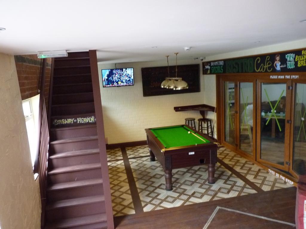 Shanahans B&B With Sports Bar Бирмингем Экстерьер фото