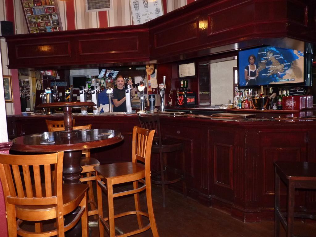 Shanahans B&B With Sports Bar Бирмингем Экстерьер фото